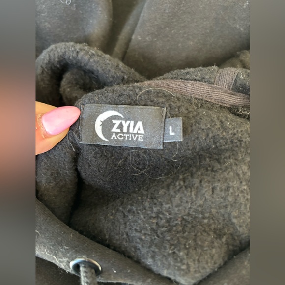 Zyia Active Cropped Hoodie - Picture 2 of 6